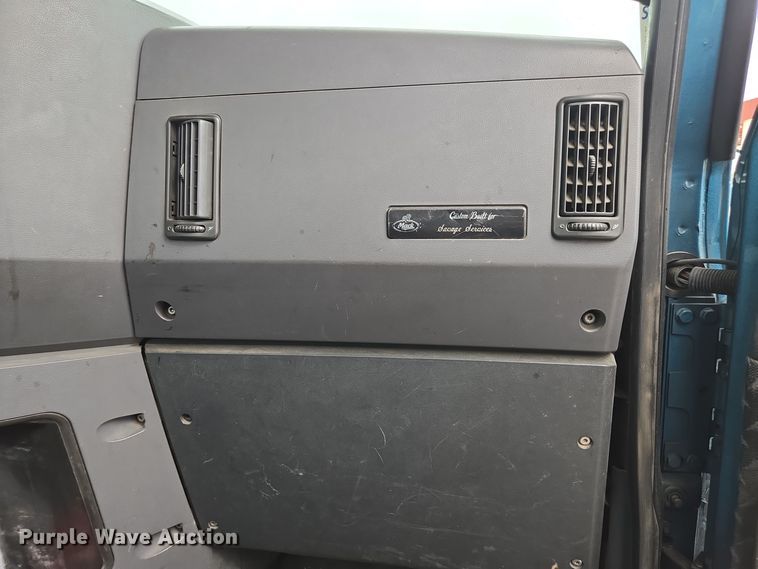 image for item YA0294 2011 Mack CXU613 semi truck