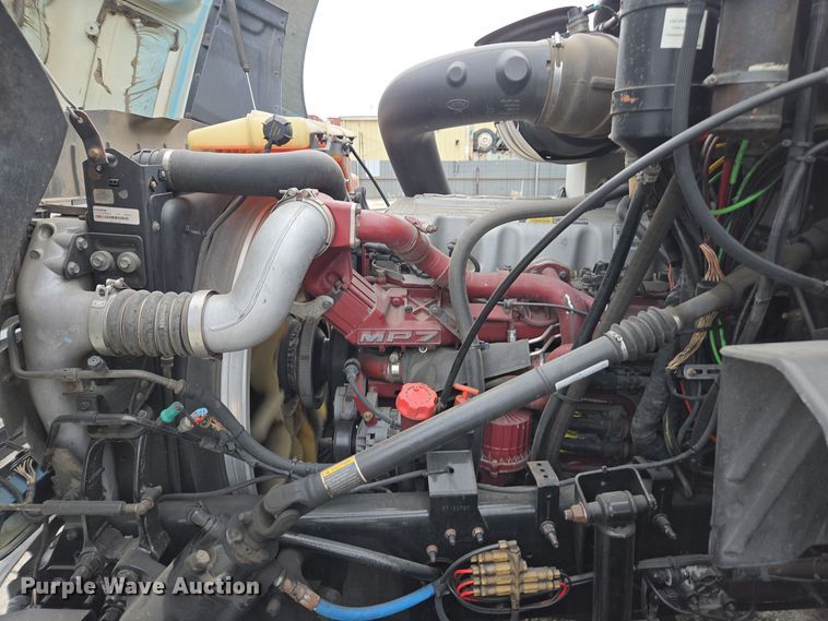 image for item YA0294 2011 Mack CXU613 semi truck