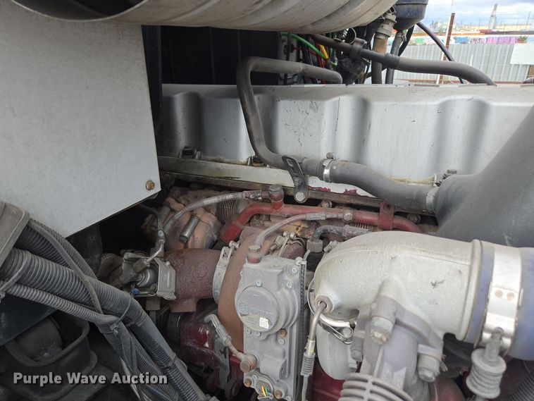 image for item YA0294 2011 Mack CXU613 semi truck