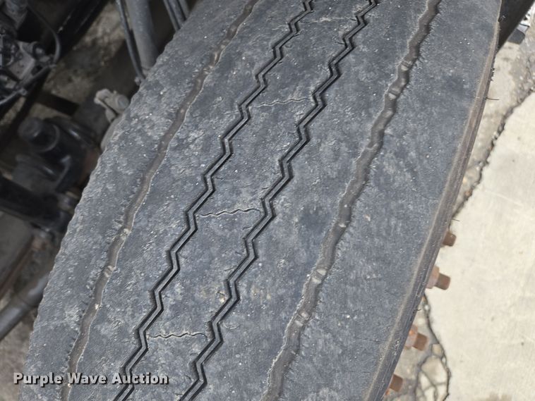 image for item YA0294 2011 Mack CXU613 semi truck