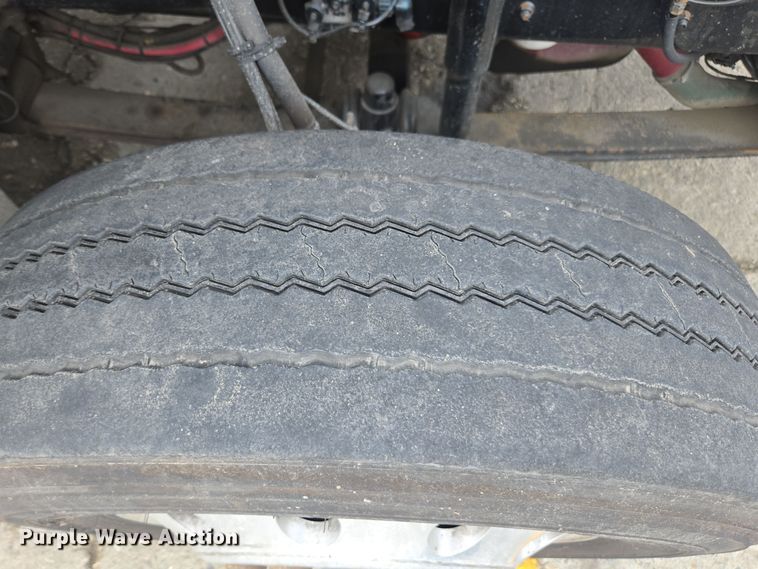 image for item YA0294 2011 Mack CXU613 semi truck