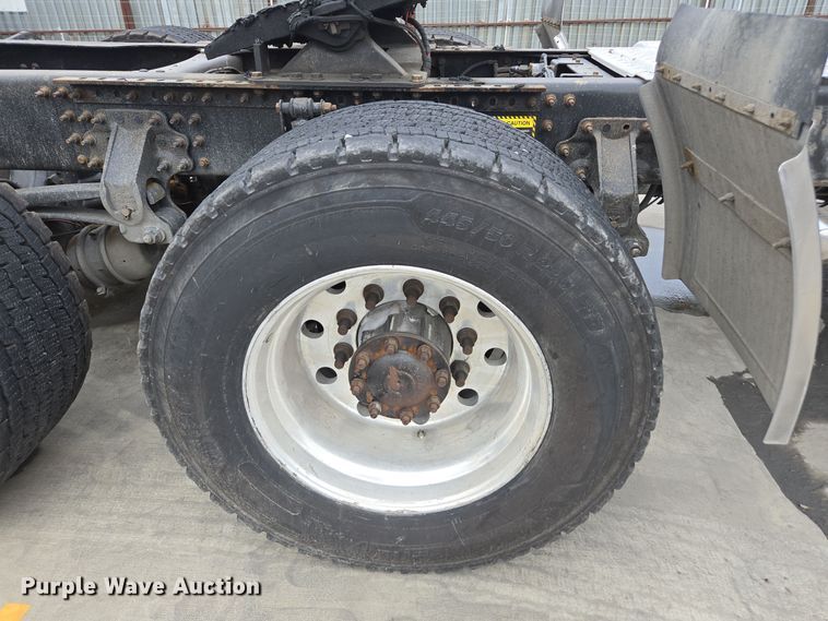 image for item YA0294 2011 Mack CXU613 semi truck