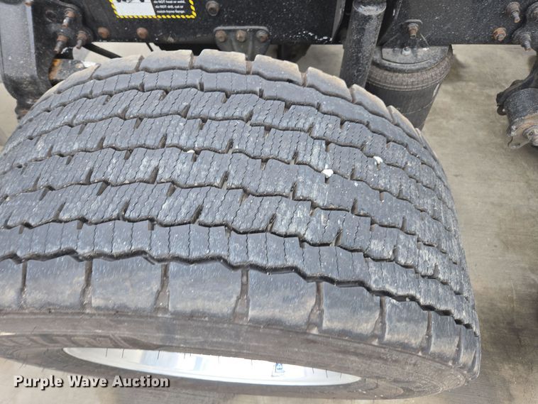 image for item YA0294 2011 Mack CXU613 semi truck