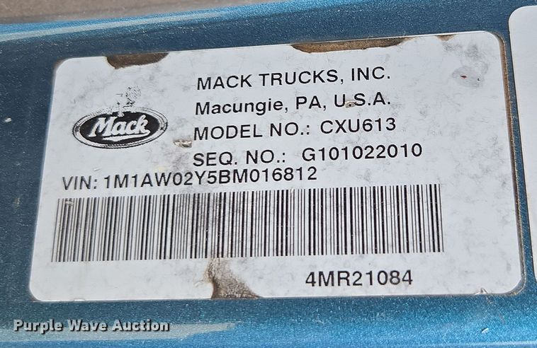 image for item YA0294 2011 Mack CXU613 semi truck