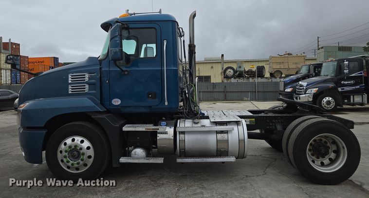 image for item YA0297 2019 Mack Anthem AN42T semi truck