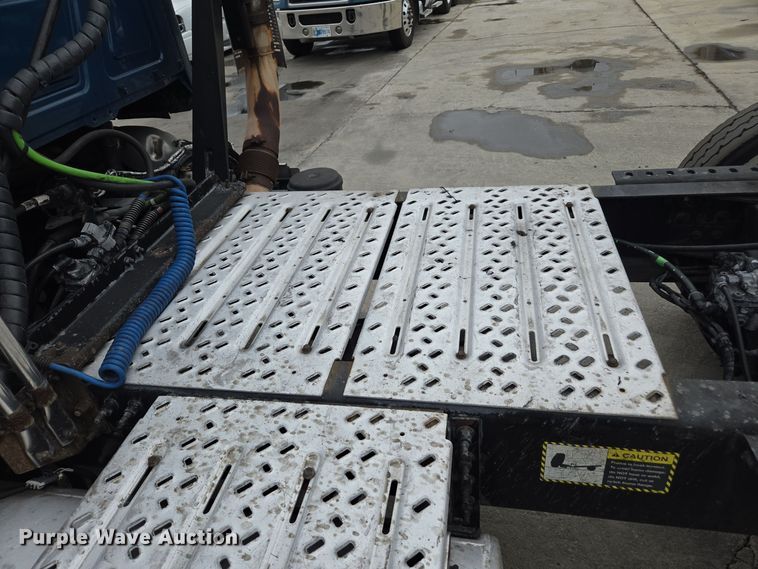 image for item YA0297 2019 Mack Anthem AN42T semi truck