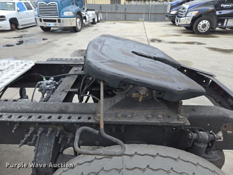 image for item YA0297 2019 Mack Anthem AN42T semi truck