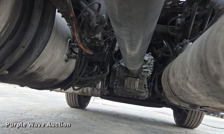 image for item YA0297 2019 Mack Anthem AN42T semi truck