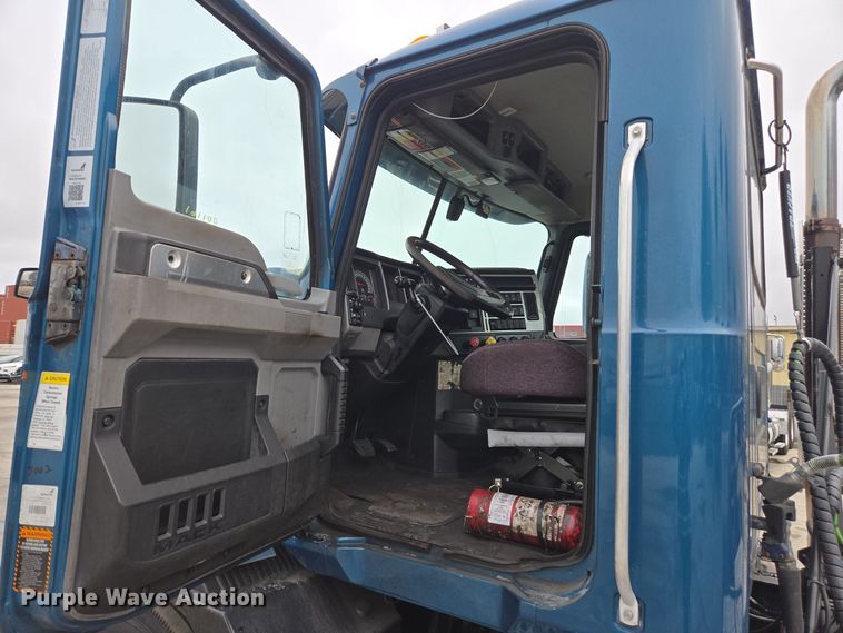 image for item YA0297 2019 Mack Anthem AN42T semi truck