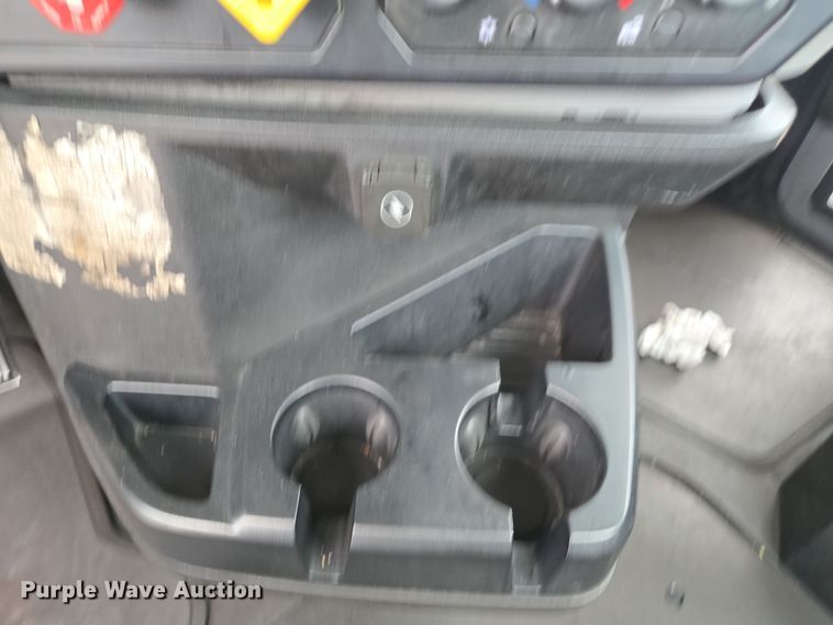 image for item YA0297 2019 Mack Anthem AN42T semi truck