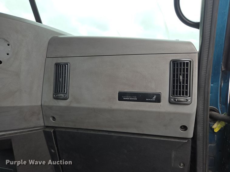 image for item YA0297 2019 Mack Anthem AN42T semi truck