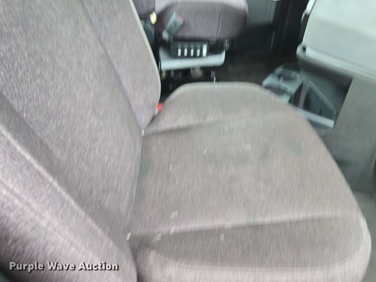 image for item YA0297 2019 Mack Anthem AN42T semi truck