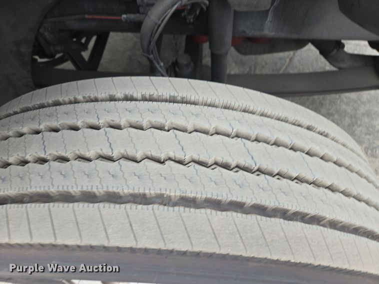 image for item YA0297 2019 Mack Anthem AN42T semi truck