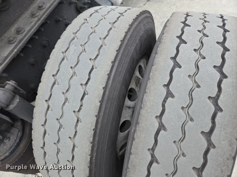 image for item YA0297 2019 Mack Anthem AN42T semi truck