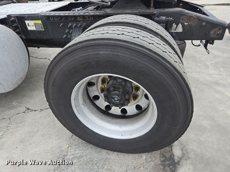 image for item YA0297 2019 Mack Anthem AN42T semi truck