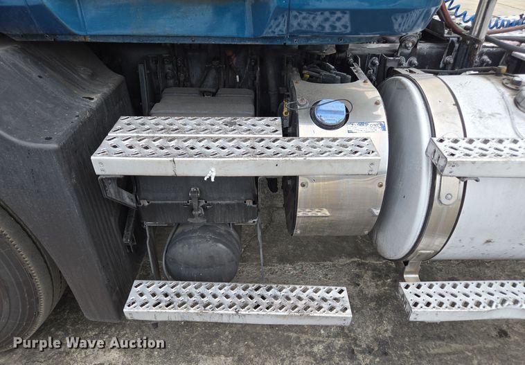 image for item YA0298 2019 Mack Anthem AN42T semi truck