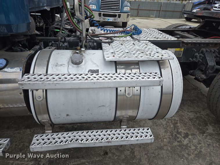 image for item YA0298 2019 Mack Anthem AN42T semi truck