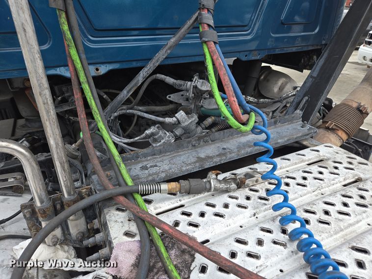 image for item YA0298 2019 Mack Anthem AN42T semi truck