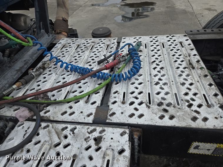 image for item YA0298 2019 Mack Anthem AN42T semi truck