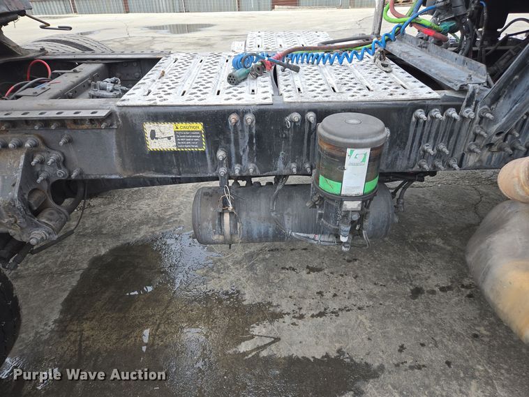 image for item YA0298 2019 Mack Anthem AN42T semi truck