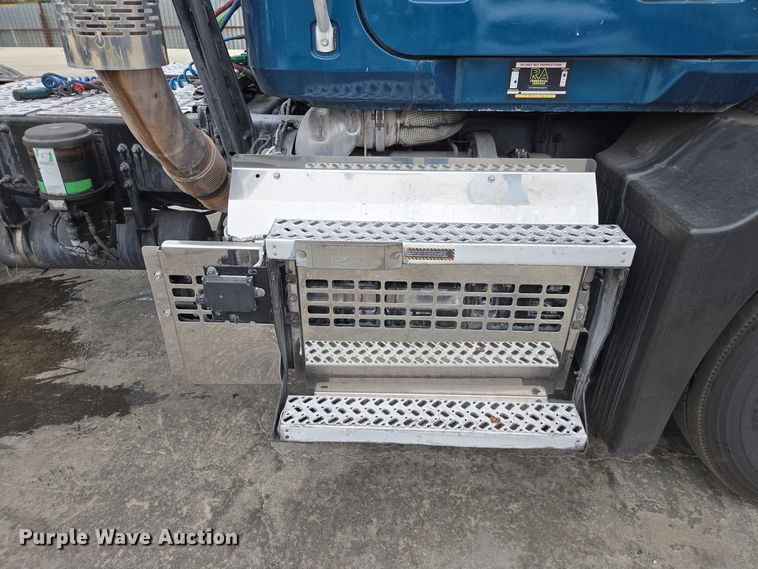 image for item YA0298 2019 Mack Anthem AN42T semi truck