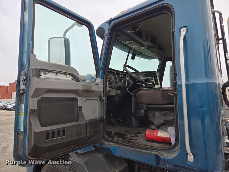 image for item YA0298 2019 Mack Anthem AN42T semi truck