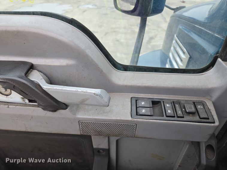 image for item YA0298 2019 Mack Anthem AN42T semi truck