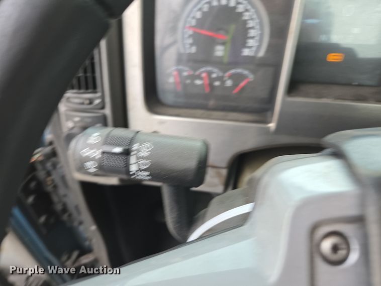 image for item YA0298 2019 Mack Anthem AN42T semi truck