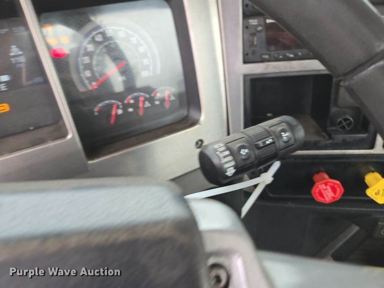 image for item YA0298 2019 Mack Anthem AN42T semi truck