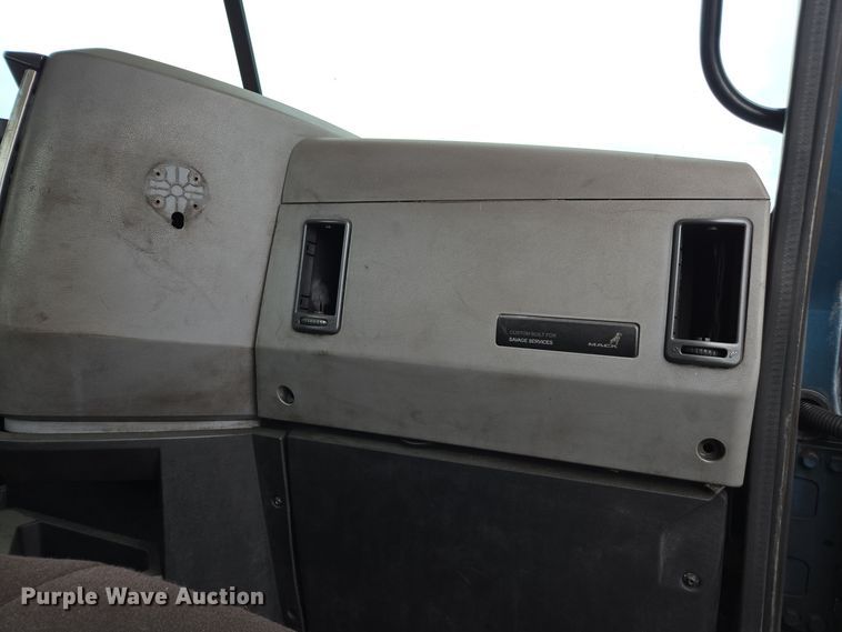 image for item YA0298 2019 Mack Anthem AN42T semi truck