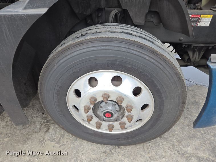 image for item YA0298 2019 Mack Anthem AN42T semi truck