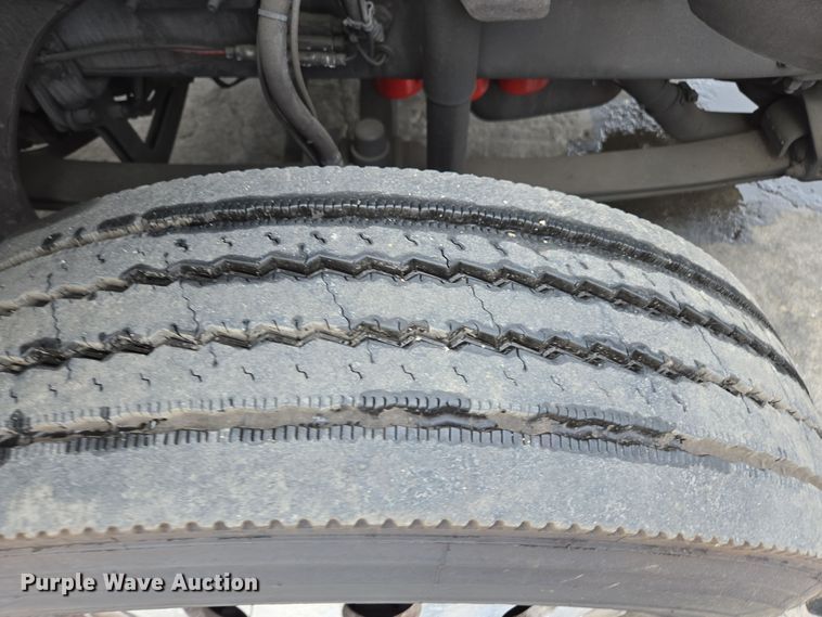 image for item YA0298 2019 Mack Anthem AN42T semi truck