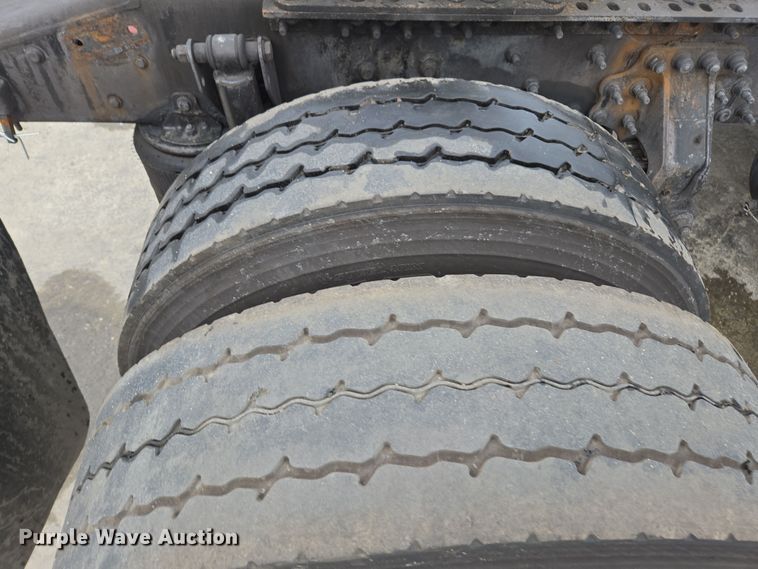 image for item YA0298 2019 Mack Anthem AN42T semi truck