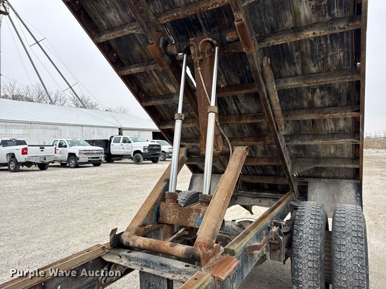 image for item DH9564 1985 GMC C7000 dump flatbed truck