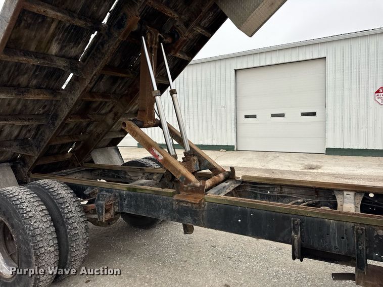 image for item DH9564 1985 GMC C7000 dump flatbed truck
