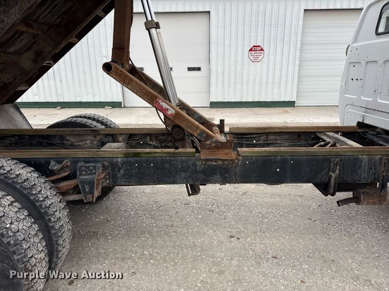 image for item DH9564 1985 GMC C7000 dump flatbed truck