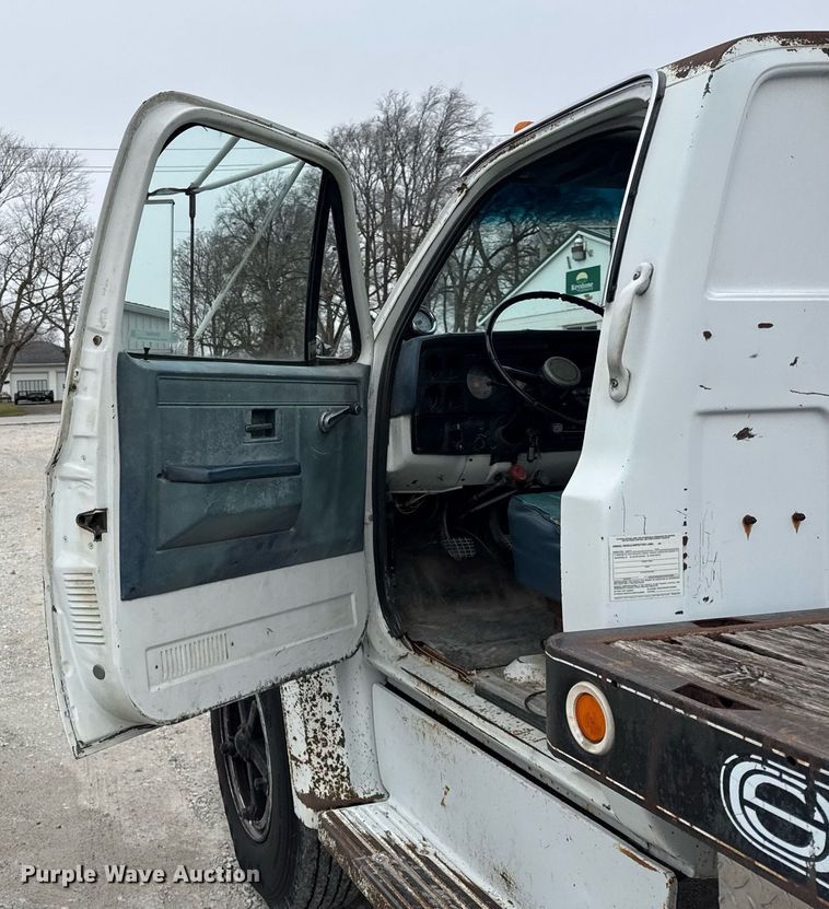 image for item DH9564 1985 GMC C7000 dump flatbed truck