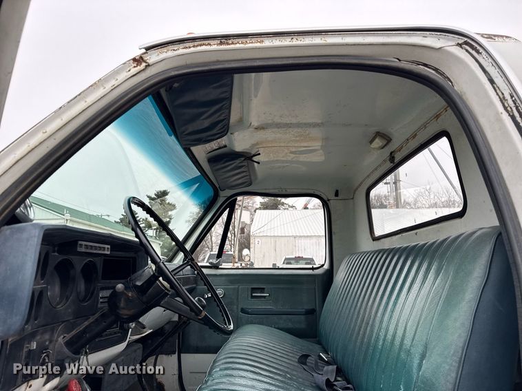 image for item DH9564 1985 GMC C7000 dump flatbed truck