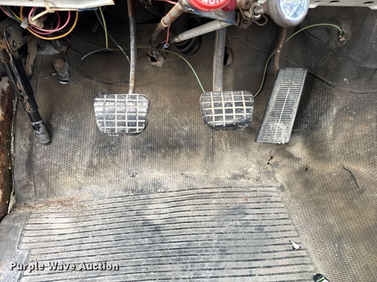 image for item DH9564 1985 GMC C7000 dump flatbed truck