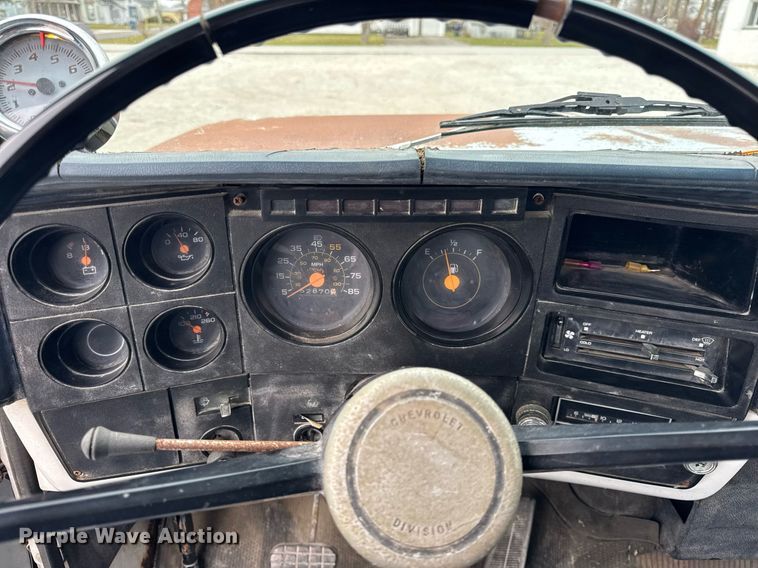 image for item DH9564 1985 GMC C7000 dump flatbed truck