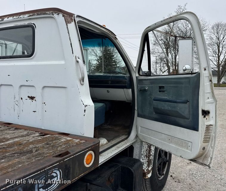 image for item DH9564 1985 GMC C7000 dump flatbed truck