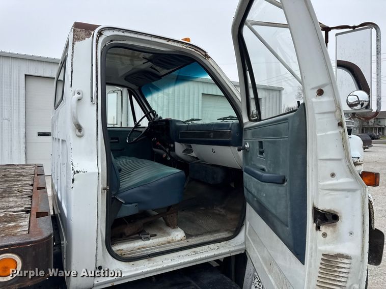 image for item DH9564 1985 GMC C7000 dump flatbed truck