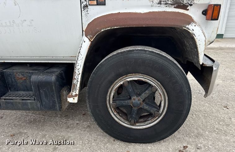 image for item DH9564 1985 GMC C7000 dump flatbed truck