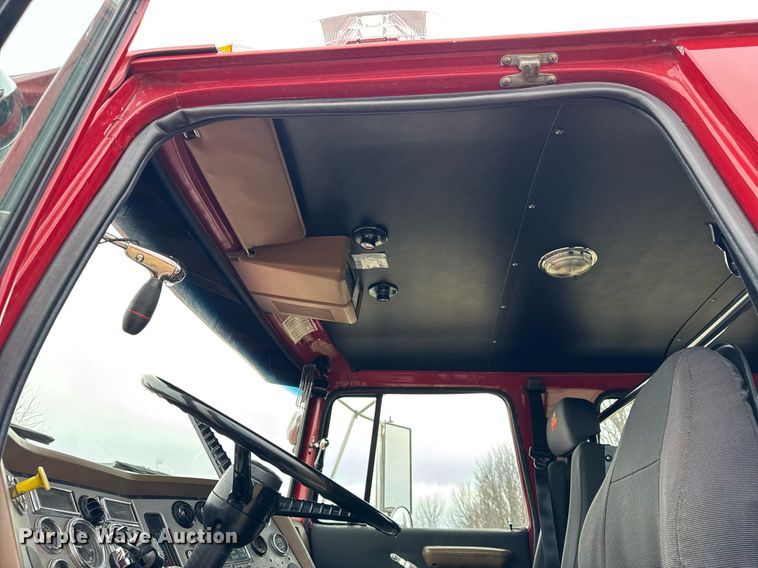 image for item DH9855 1995 Ford LS9000 pumper fire truck