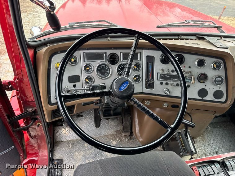 image for item DH9855 1995 Ford LS9000 pumper fire truck