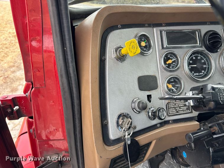 image for item DH9855 1995 Ford LS9000 pumper fire truck