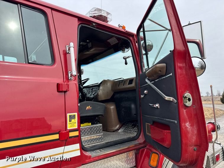 image for item DH9855 1995 Ford LS9000 pumper fire truck