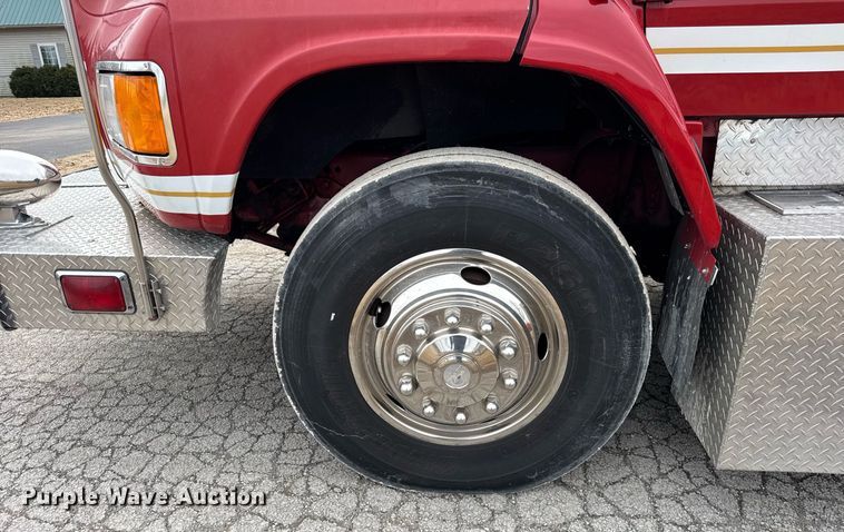 image for item DH9855 1995 Ford LS9000 pumper fire truck