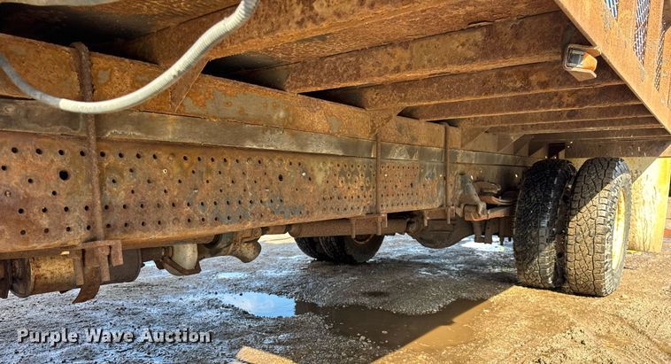 image for item DH9864 2008 Isuzu NPR HD Crew Cab flatbed truck