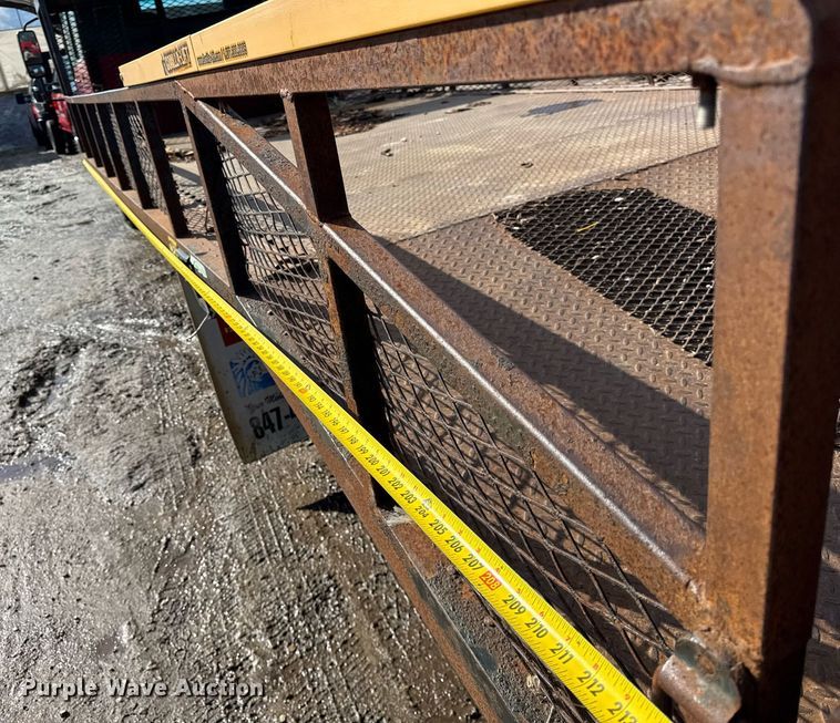 image for item DH9864 2008 Isuzu NPR HD Crew Cab flatbed truck